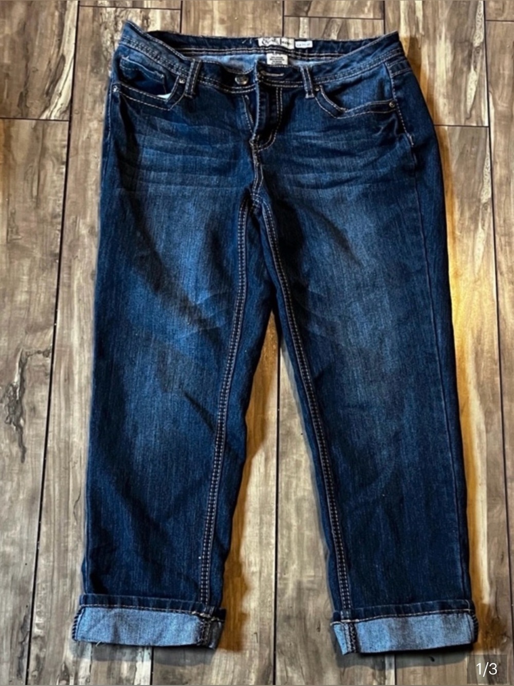 Earl Jeans Women’s Capris Size 6